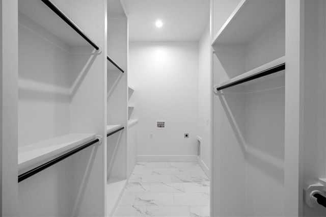 720 NE Lone Hill Drive B, Lee's Summit, MO 64064