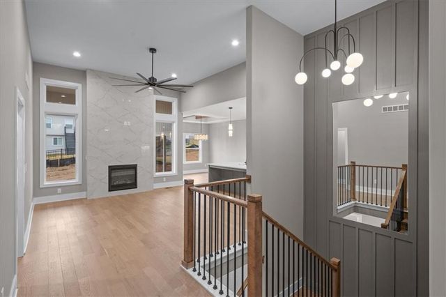 720 NE Lone Hill Drive B, Lee's Summit, MO 64064