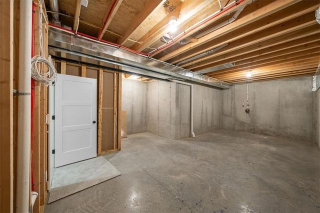 720 NE Lone Hill Drive B, Lee's Summit, MO 64064