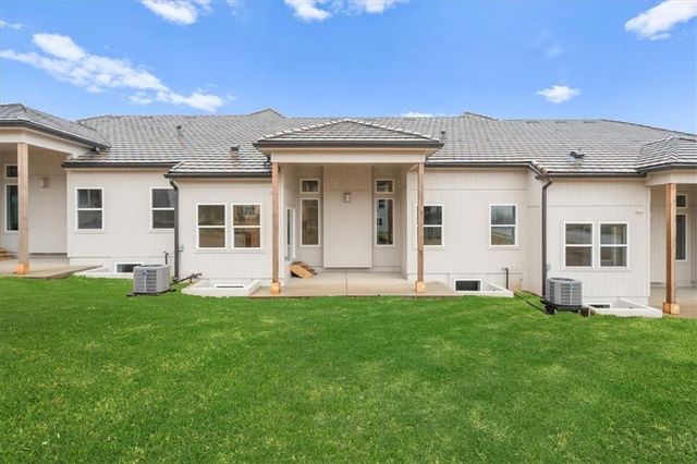 720 NE Lone Hill Drive B, Lee's Summit, MO 64064