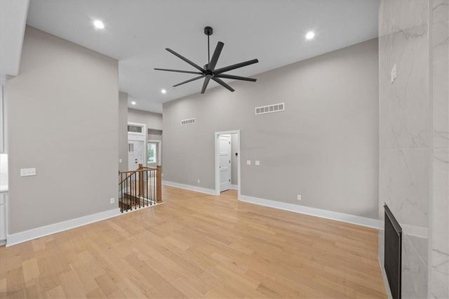 720 NE Lone Hill Drive B, Lee's Summit, MO 64064