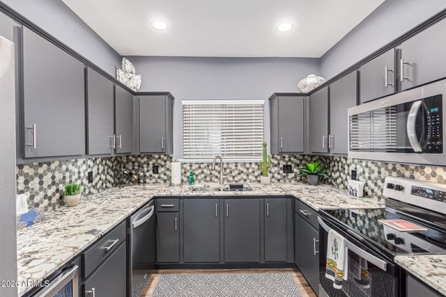 1941 S PIERPONT Drive 1142, Mesa, AZ 85206