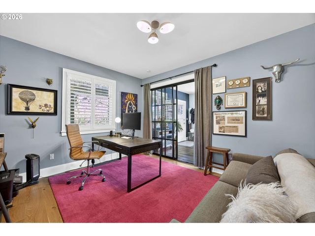 921 Sw 57TH Ave, Portland, OR 97221