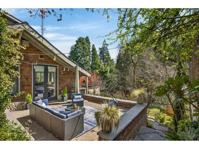 921 Sw 57TH Ave, Portland, OR 97221