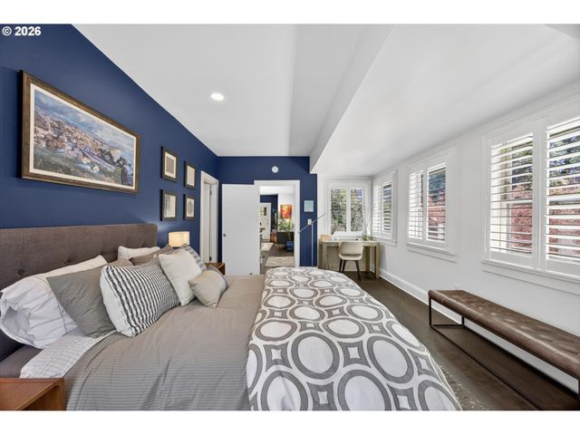 921 Sw 57TH Ave, Portland, OR 97221