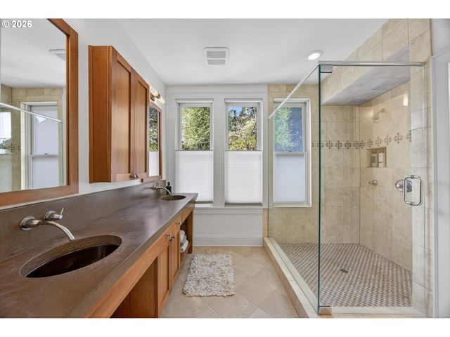 921 Sw 57TH Ave, Portland, OR 97221