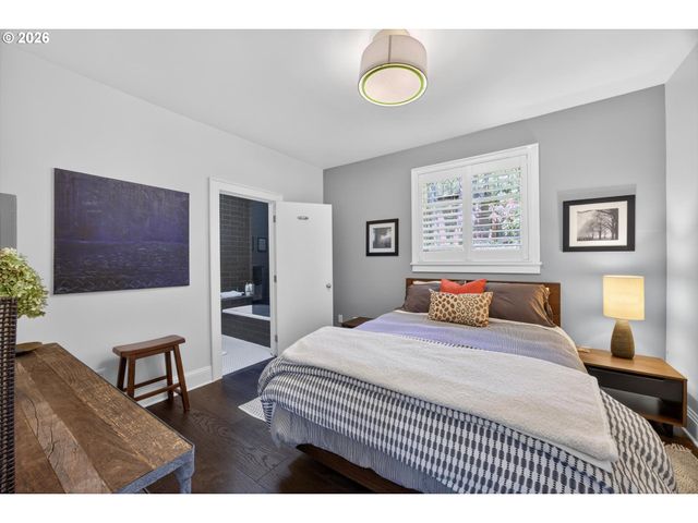 921 Sw 57TH Ave, Portland, OR 97221