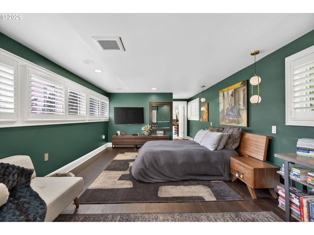 921 Sw 57TH Ave, Portland, OR 97221