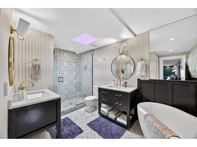 921 Sw 57TH Ave, Portland, OR 97221