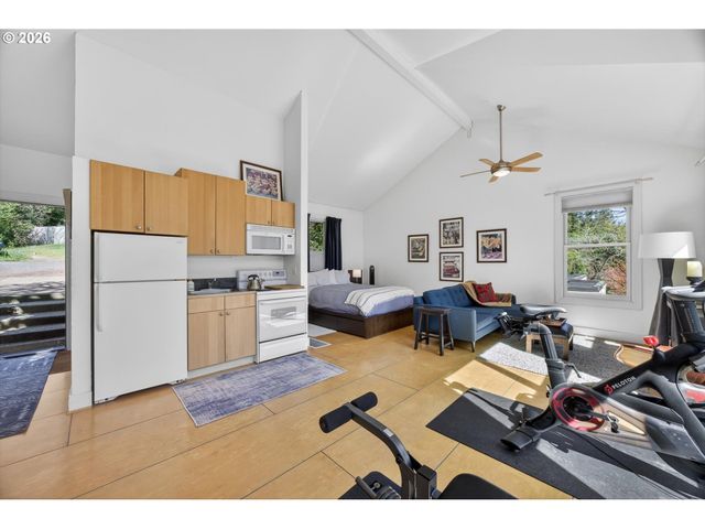 921 Sw 57TH Ave, Portland, OR 97221