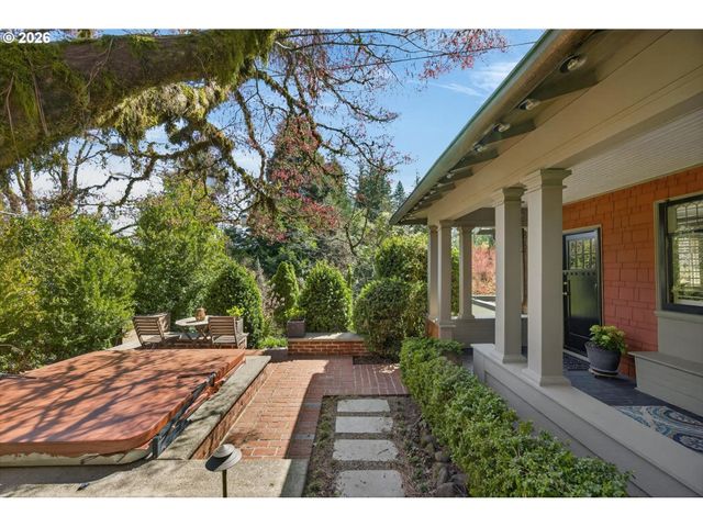 921 Sw 57TH Ave, Portland, OR 97221