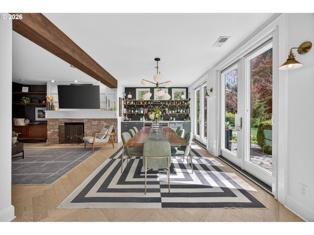 921 Sw 57TH Ave, Portland, OR 97221