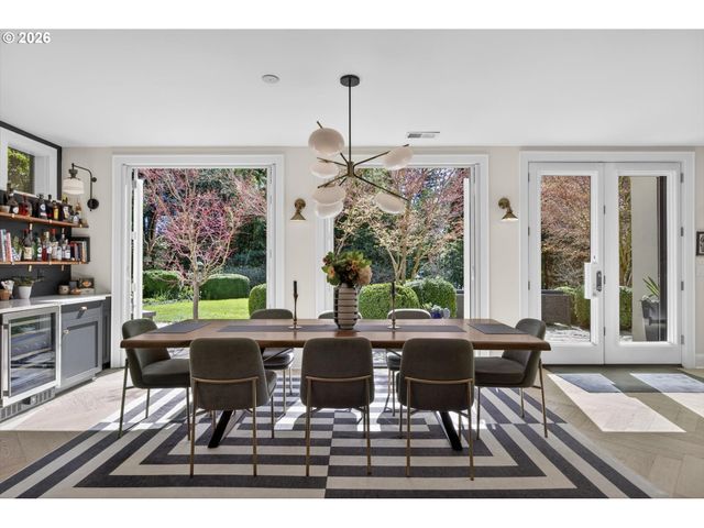 921 Sw 57TH Ave, Portland, OR 97221