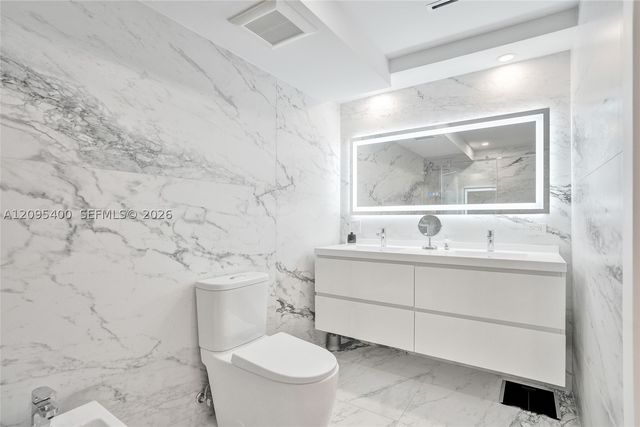 520 Brickell Key Dr A1015, Miami, FL 33131