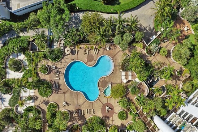 520 Brickell Key Dr A1015, Miami, FL 33131