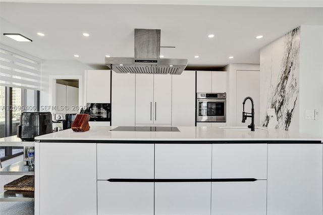 520 Brickell Key Dr A1015, Miami, FL 33131