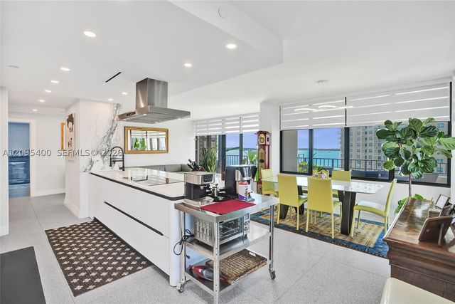 520 Brickell Key Dr A1015, Miami, FL 33131