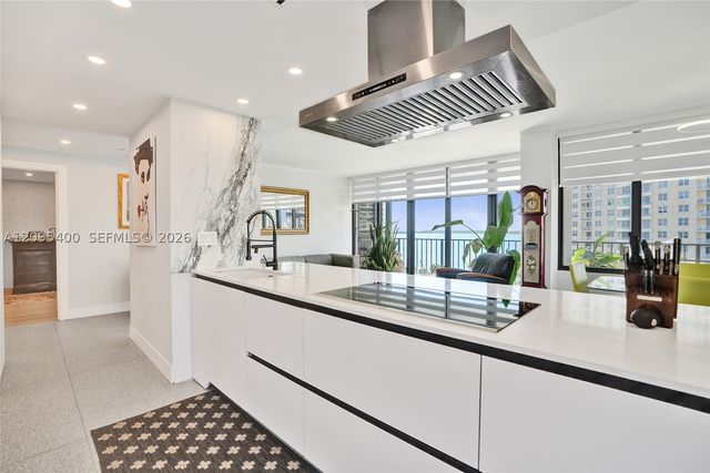 520 Brickell Key Dr A1015, Miami, FL 33131