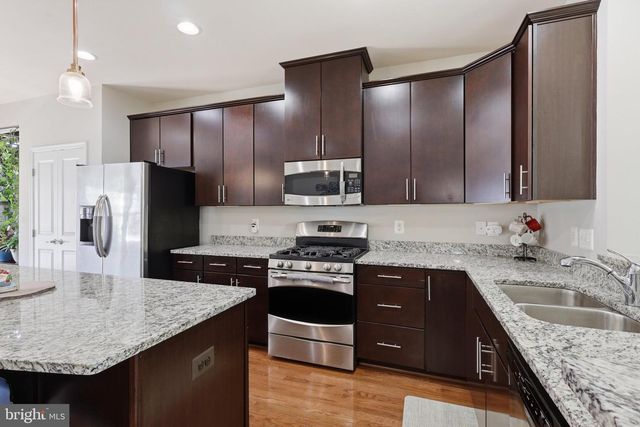 42630 BURBANK TER, Sterling, VA 20166