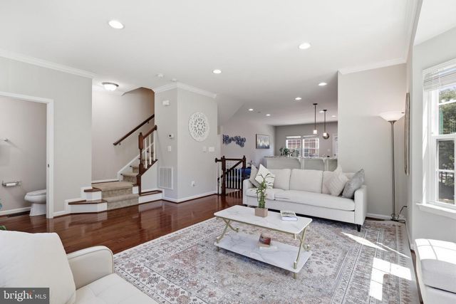 42630 BURBANK TER, Sterling, VA 20166