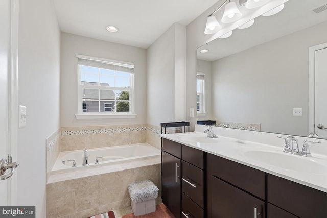 42630 BURBANK TER, Sterling, VA 20166