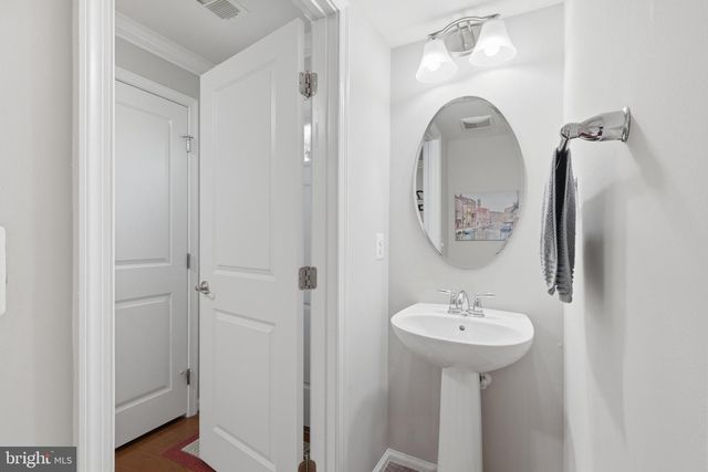 42630 BURBANK TER, Sterling, VA 20166