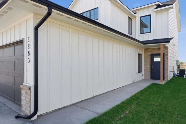 3861 W Longleaf St, Wichita, KS 67205