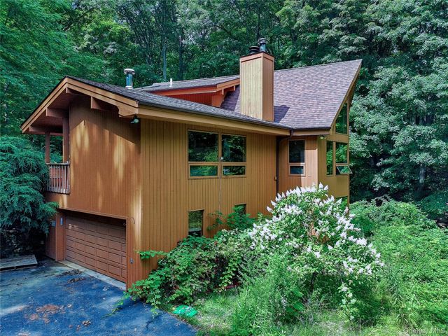 69 Canopus Hill Road, Putnam Valley, NY 10579