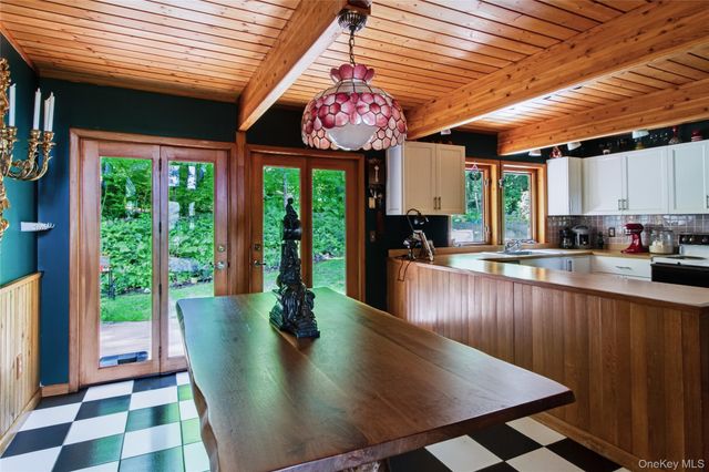 69 Canopus Hill Road, Putnam Valley, NY 10579
