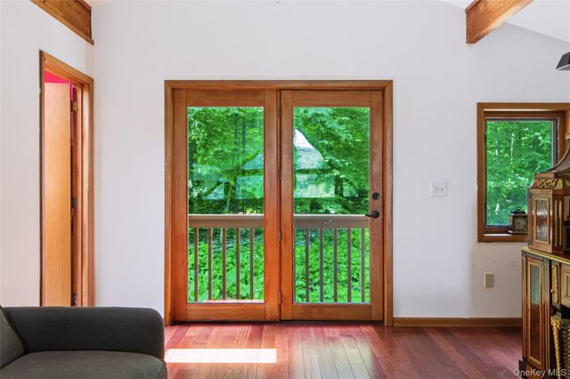 69 Canopus Hill Road, Putnam Valley, NY 10579