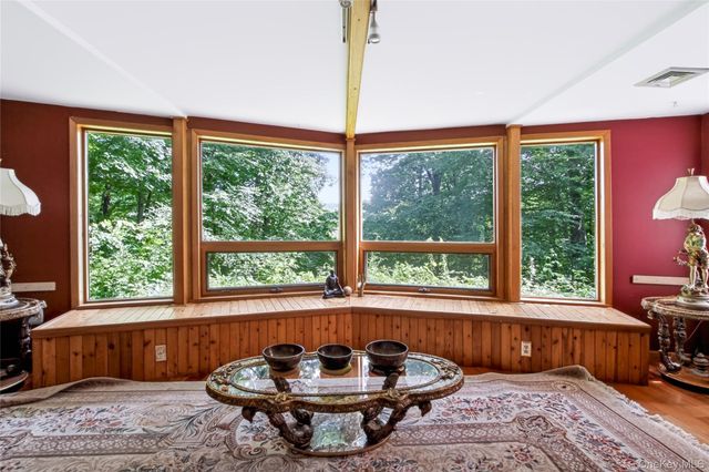 69 Canopus Hill Road, Putnam Valley, NY 10579