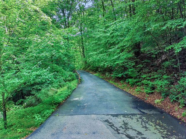 69 Canopus Hill Road, Putnam Valley, NY 10579