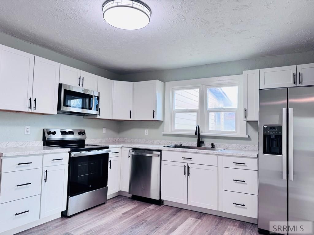 Image 10 of property listing at 565 Lansing, Blackfoot, ID 83221