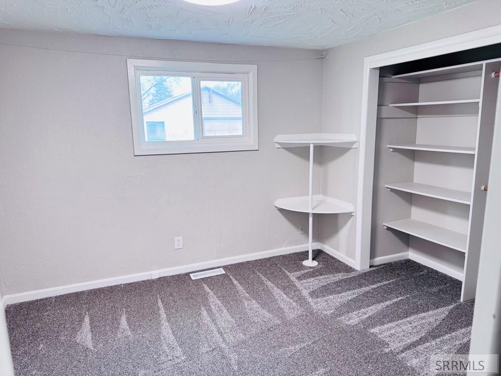 Image 15 of property listing at 565 Lansing, Blackfoot, ID 83221