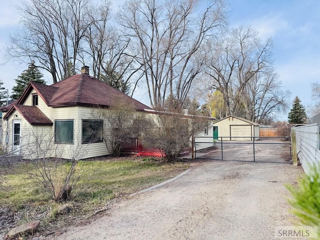 Image 20 of property listing at 565 Lansing, Blackfoot, ID 83221