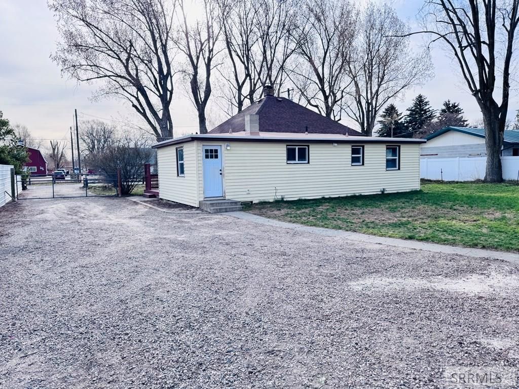 Image 22 of property listing at 565 Lansing, Blackfoot, ID 83221