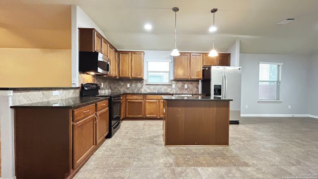 5727 SOUTHERN KNOLL, San Antonio, TX 78261