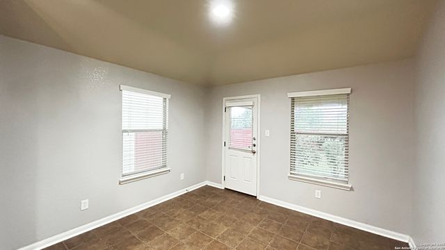 5727 SOUTHERN KNOLL, San Antonio, TX 78261