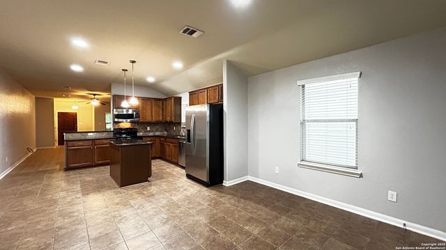 5727 SOUTHERN KNOLL, San Antonio, TX 78261