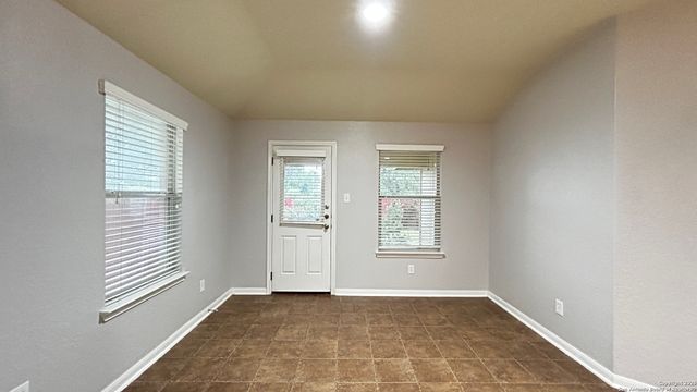 5727 SOUTHERN KNOLL, San Antonio, TX 78261