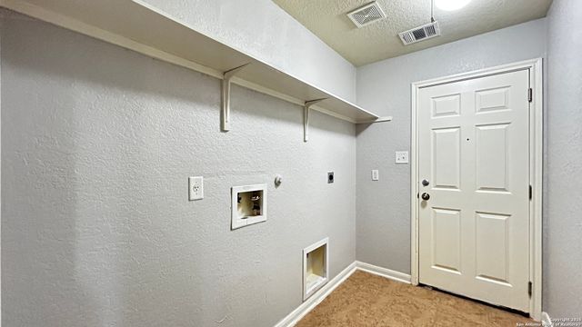5727 SOUTHERN KNOLL, San Antonio, TX 78261