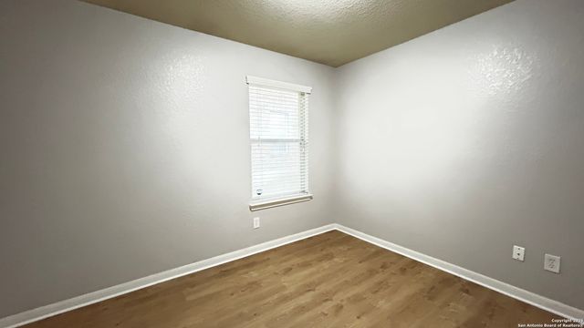 5727 SOUTHERN KNOLL, San Antonio, TX 78261