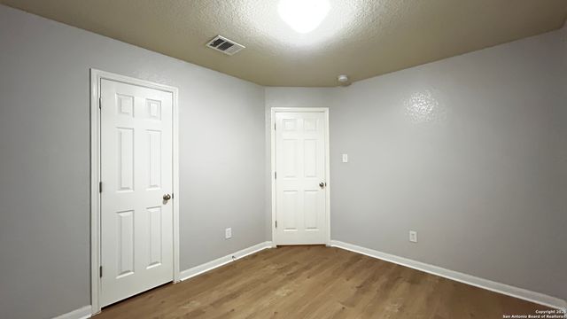 5727 SOUTHERN KNOLL, San Antonio, TX 78261