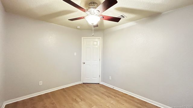 5727 SOUTHERN KNOLL, San Antonio, TX 78261