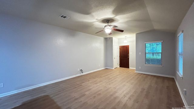 5727 SOUTHERN KNOLL, San Antonio, TX 78261