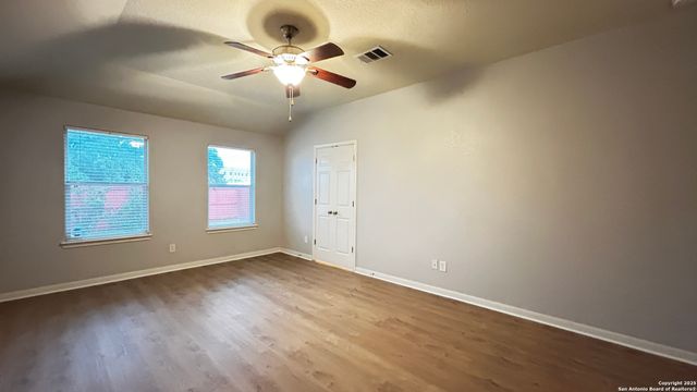 5727 SOUTHERN KNOLL, San Antonio, TX 78261