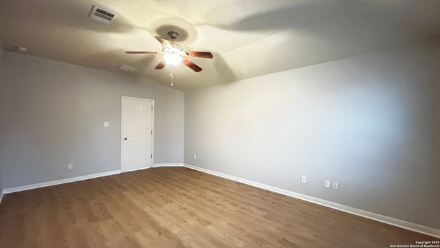 5727 SOUTHERN KNOLL, San Antonio, TX 78261