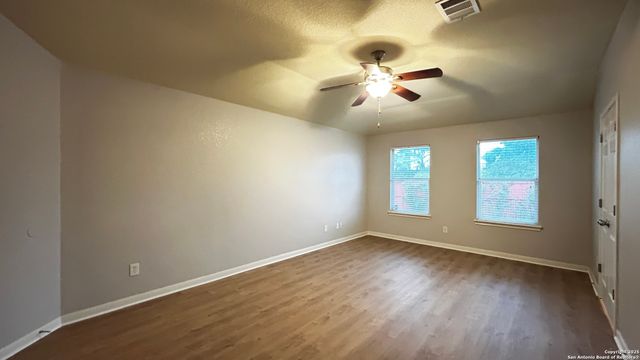 5727 SOUTHERN KNOLL, San Antonio, TX 78261