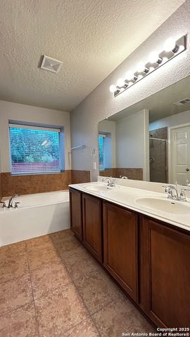 5727 SOUTHERN KNOLL, San Antonio, TX 78261