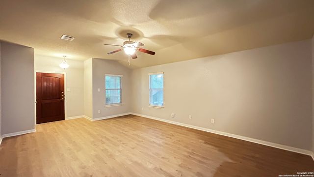 5727 SOUTHERN KNOLL, San Antonio, TX 78261